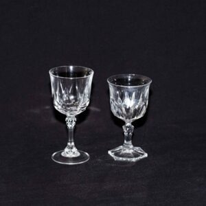 Verre à pied ancien dépareillé