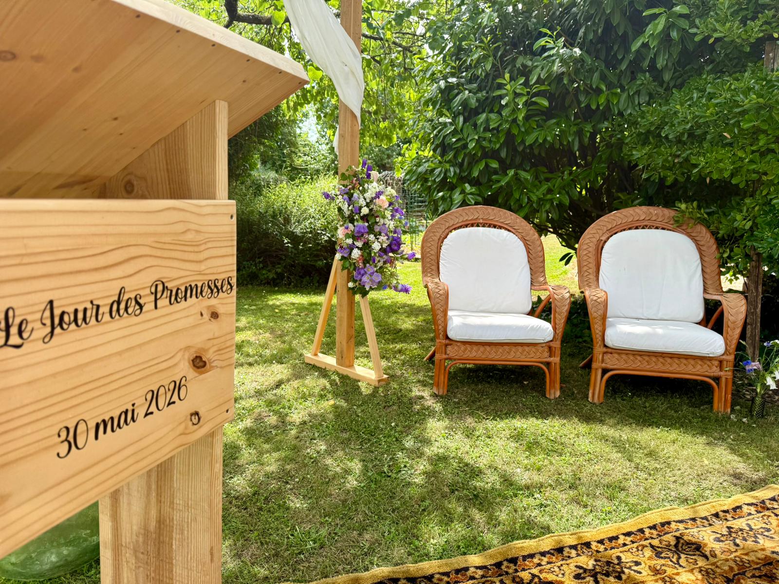 Fauteuil en osier avec coussin – Image 3