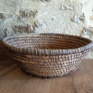 Panier ancien en paille