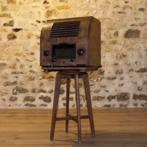 Poste radio ancien décoratif