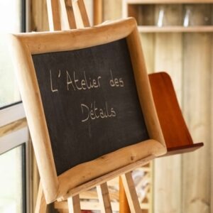 Tableau noir encadré de bois